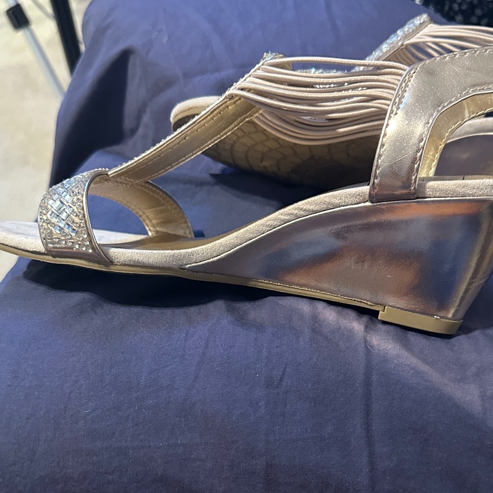 Elegant Gold Sandals with Rhinestone Detailing NWOT - Picture 3 of 5